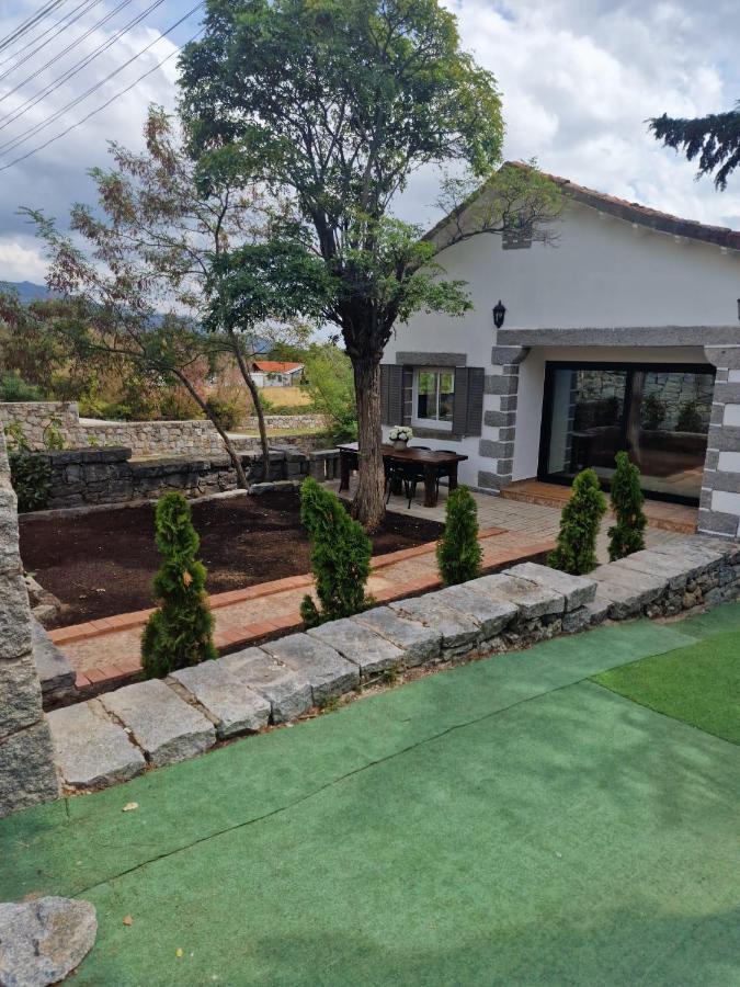 El Nido Del Aguila Hotel Las Gacelas, Becerril Becerril de la Sierra Exterior photo